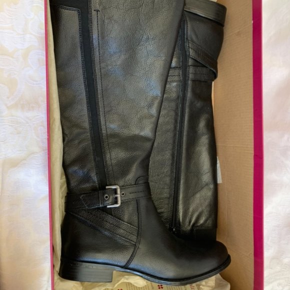 NEVER WORN! Naturalizer Black Leather Boots - Picture 5 of 6